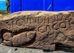 Arqueólogos britânicos encontraram ‘grafite’ de 1.700 anos na Inglaterra com insulto para soldado romano