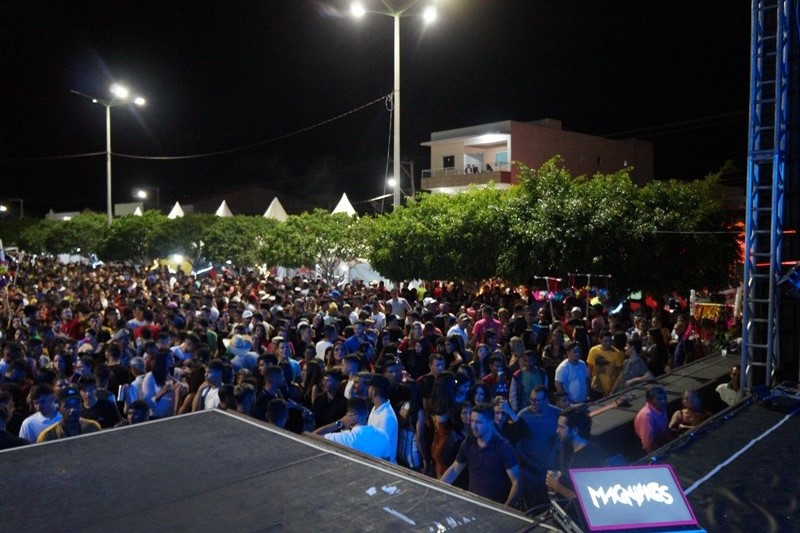 DSC04231 Jonas Esticado e Banda Magníficos arrastão multidão em São Sebastião do Umbuzeiro; veja fotos