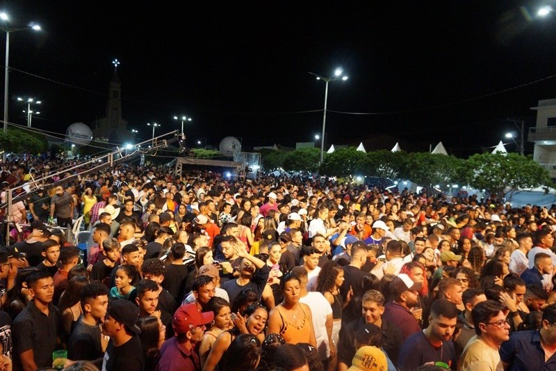 DSC04307 Jonas Esticado e Banda Magníficos arrastão multidão em São Sebastião do Umbuzeiro; veja fotos