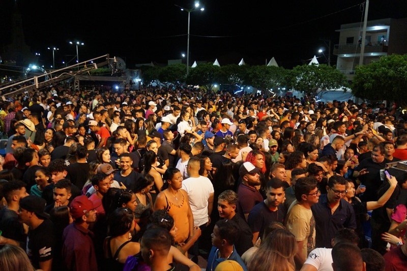 DSC04309 Jonas Esticado e Banda Magníficos arrastão multidão em São Sebastião do Umbuzeiro; veja fotos