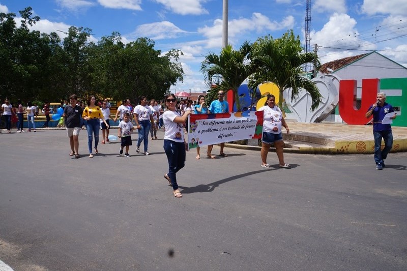 DSC05625 Grupo de Mães Mão que se Apoiam de São Sebastião do Umbuzeiro, realiza uma caminhada pela conscientização do Autista