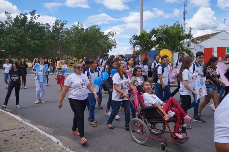 DSC05640 Grupo de Mães Mão que se Apoiam de São Sebastião do Umbuzeiro, realiza uma caminhada pela conscientização do Autista