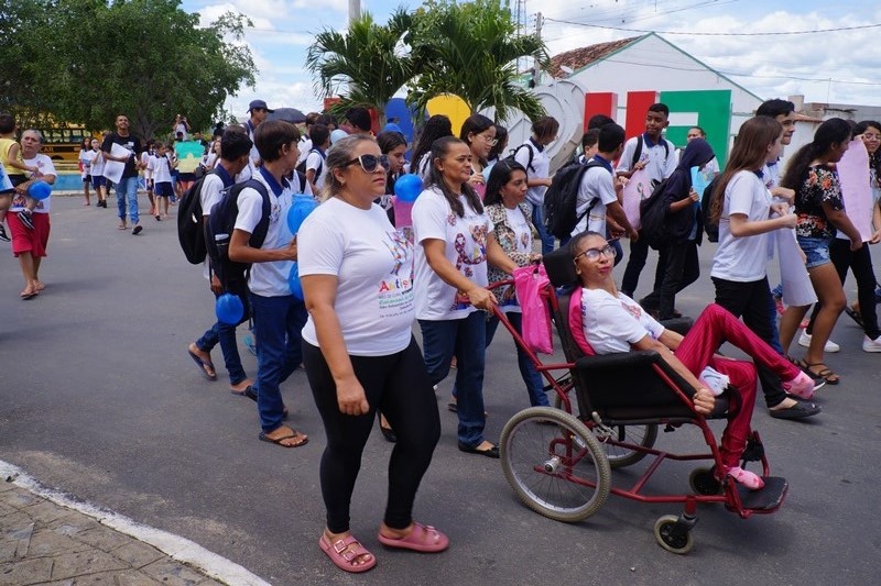 DSC05641 Grupo de Mães Mão que se Apoiam de São Sebastião do Umbuzeiro, realiza uma caminhada pela conscientização do Autista