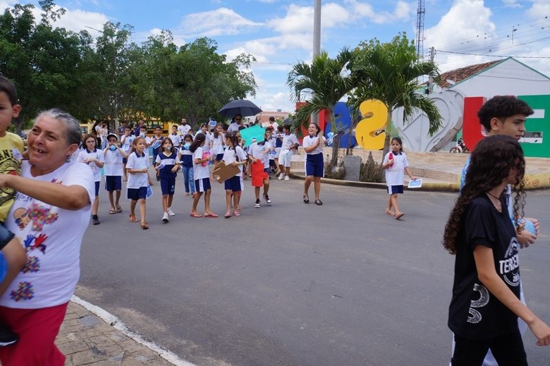 DSC05645 Grupo de Mães Mão que se Apoiam de São Sebastião do Umbuzeiro, realiza uma caminhada pela conscientização do Autista