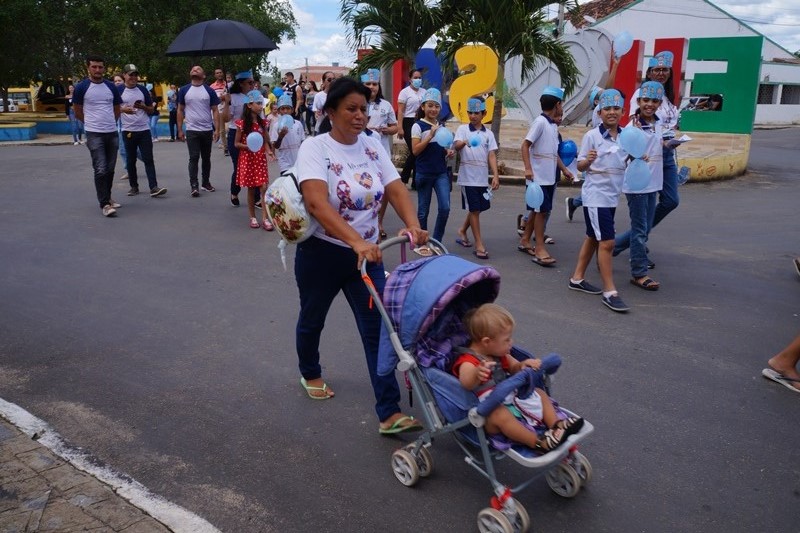 DSC05658 Grupo de Mães Mão que se Apoiam de São Sebastião do Umbuzeiro, realiza uma caminhada pela conscientização do Autista