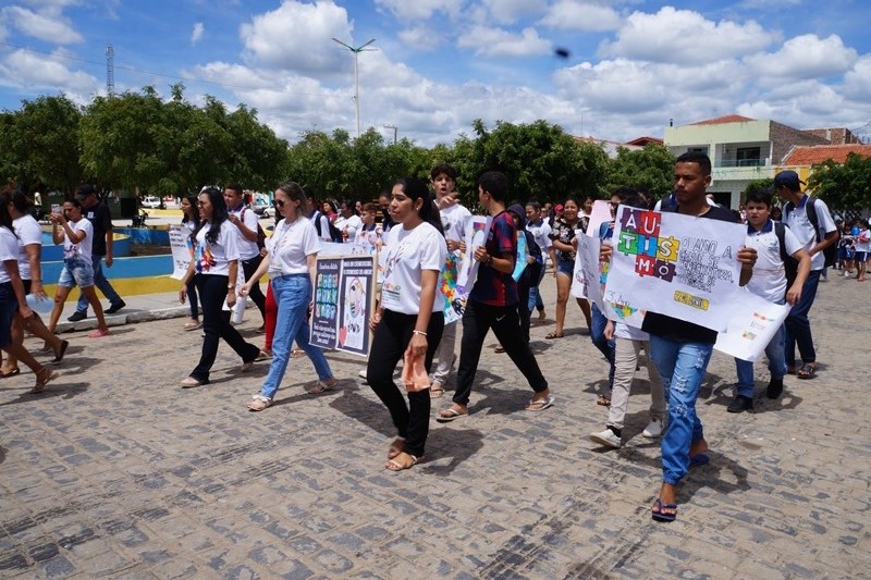 DSC05683 Grupo de Mães Mão que se Apoiam de São Sebastião do Umbuzeiro, realiza uma caminhada pela conscientização do Autista