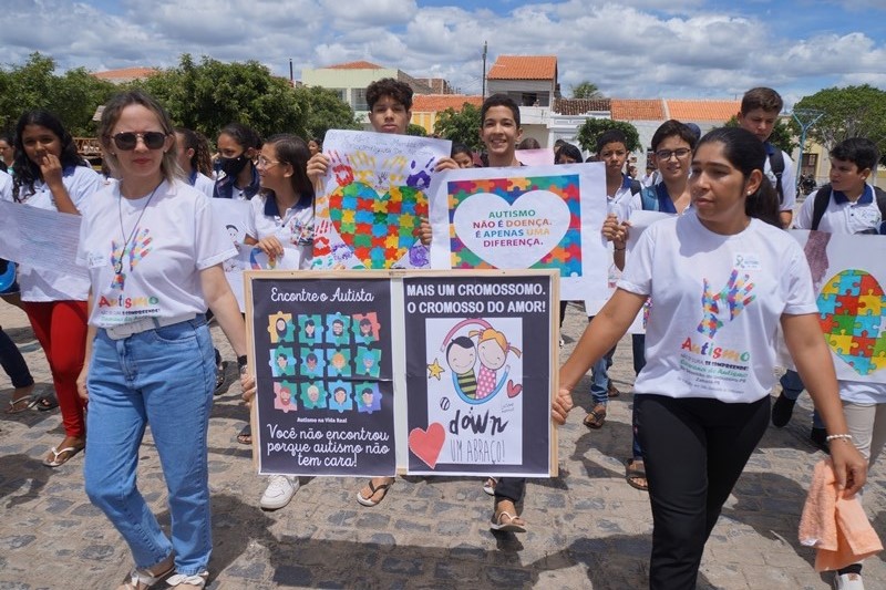 DSC05685 Grupo de Mães Mão que se Apoiam de São Sebastião do Umbuzeiro, realiza uma caminhada pela conscientização do Autista