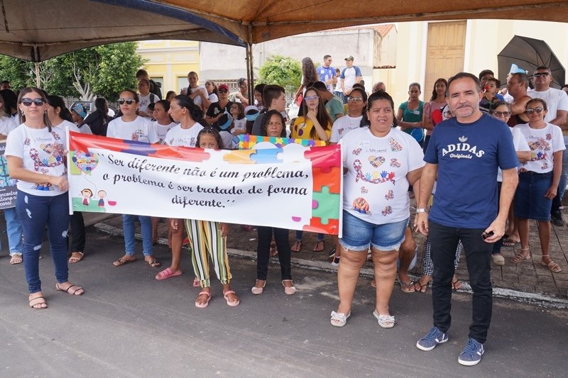DSC05771-2 Grupo de Mães Mão que se Apoiam de São Sebastião do Umbuzeiro, realiza uma caminhada pela conscientização do Autista