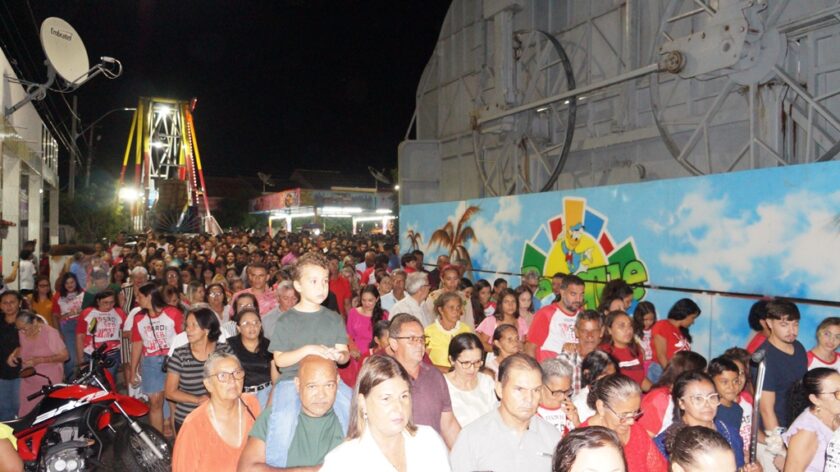 DSC00645-840x472 Festa de São Sebastião do Umbuzeiro se encerra com procissão e missa