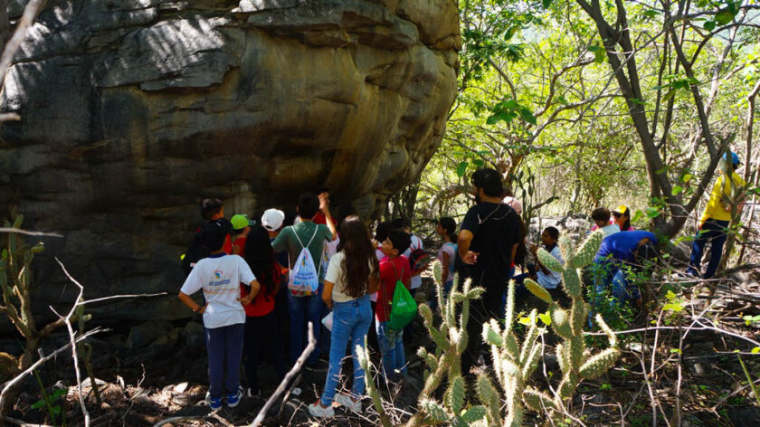 DSC02544-840x472 Prefeitura de São Sebastião do Umbuzeiro proporciona passeio Histórico e Geográfico para os alunos da Escola Mauro Severiano Leite