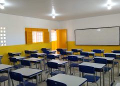 Estado vai convocar 2 mil aprovados no concurso da Educação, garante João Azevêdo