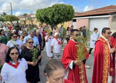 Com a procissão e Missa de Ramos, Católicos de São Sebastião do Umbuzeiro iniciam a Semana Santa