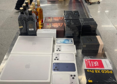 PF apreende produtos sem notas fiscais vindos do Paraguai, no Aeroporto Castro Pinto