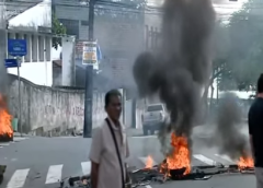 Comerciantes realizam protesto após receberem ordem de desocupação do Mercado Central