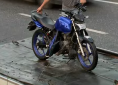 Motociclista morre após colidir contra caminhão que estava no acostamento, em João Pessoa