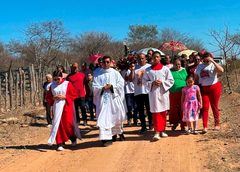 FÉ E DEVOÇÃO MARCAM MISSA E PROCISSÃO DE NOSSA SENHORA APARECIDA NO ASSENTAMENTO MARIA BONITA
