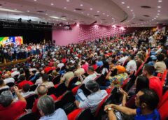 Lucas reúne mais de 100 prefeitos e lideranças políticas em Campina Grande pela reeleição de Lula