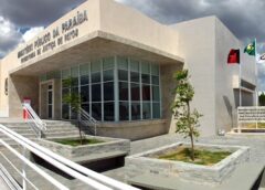 Estudante de medicina em período integral, secretário é afastado do cargo pela Justiça
